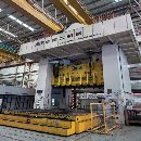 []济南二机2000吨四点多连杆压力机，台面2.5米/5米，前.